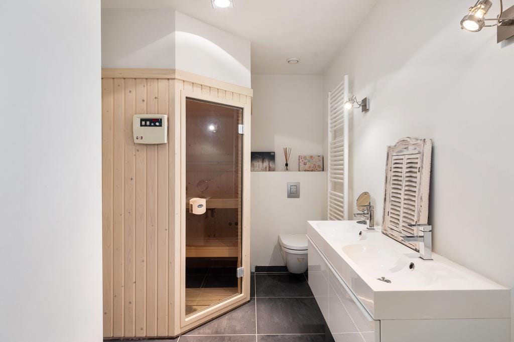 Photo 32 of Terbregse Rechter Rottekade 161