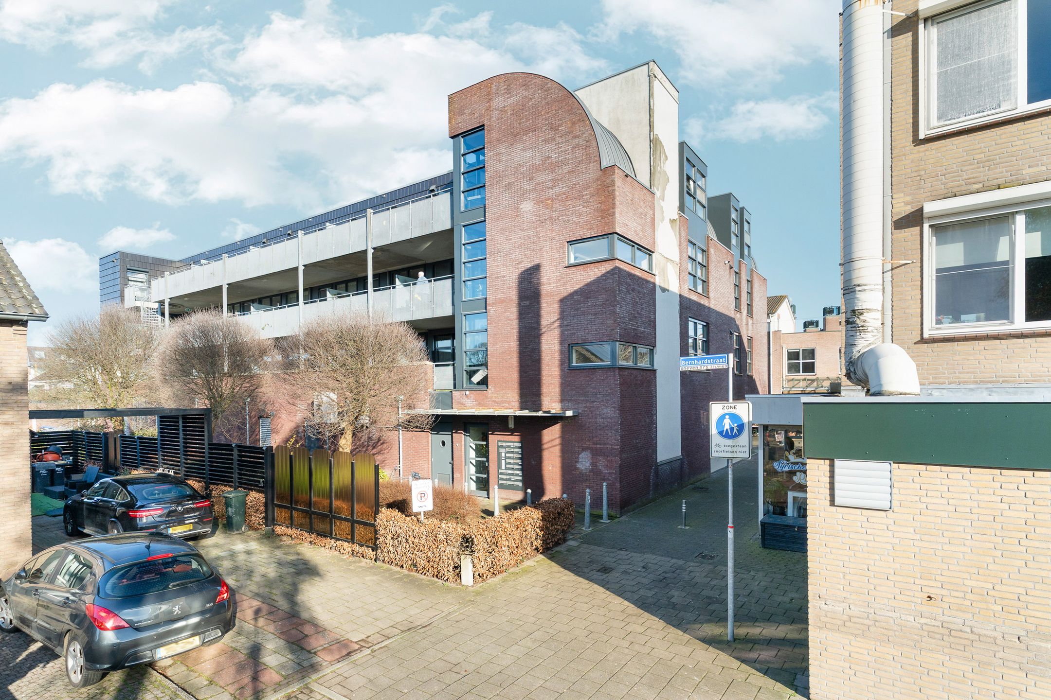 Foto 24 van Bernhardstraat 47