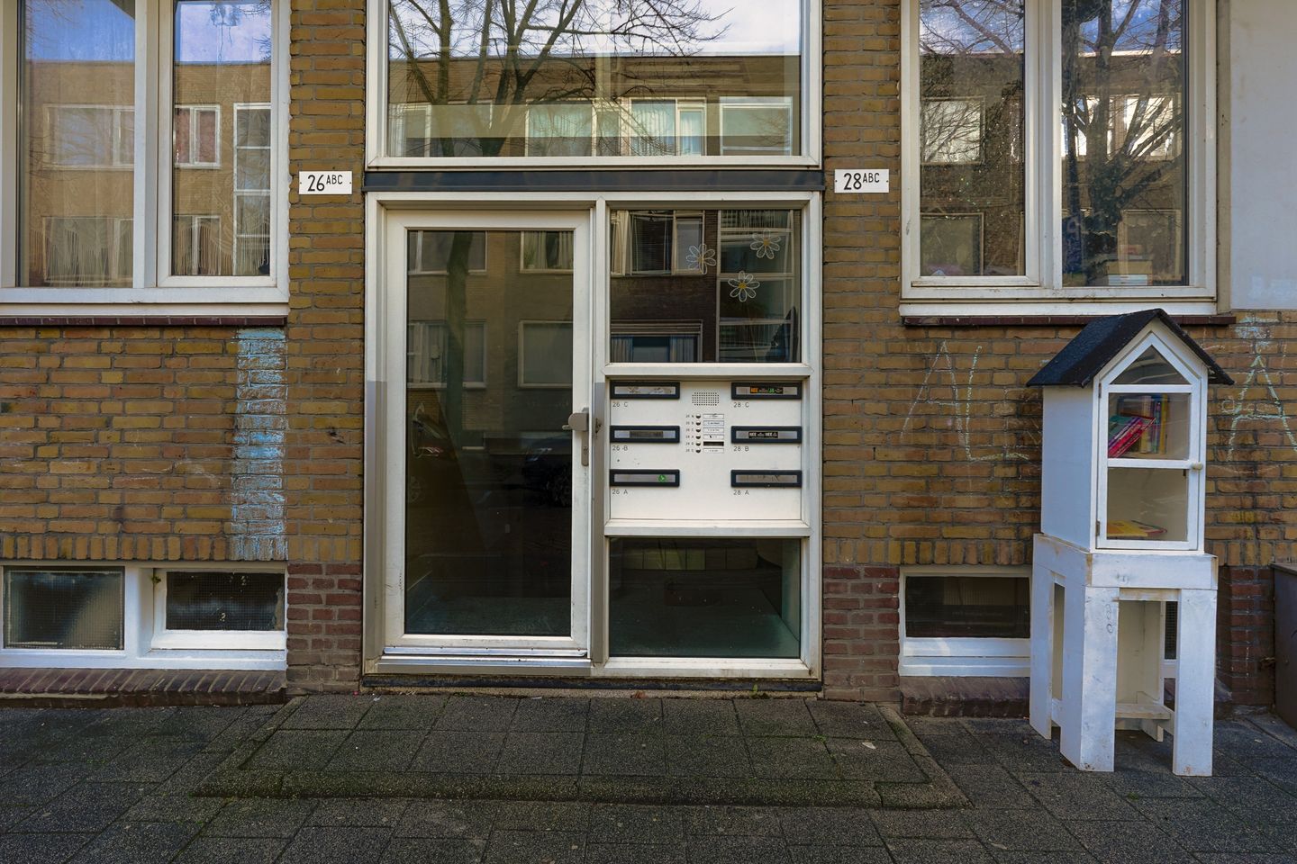 Photo 14 of Walchersestraat 28-C
