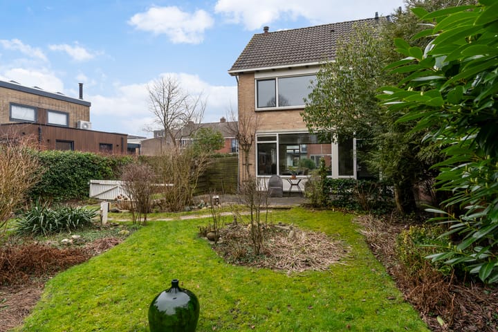 Photo 2 of Meeuwenlaan 48