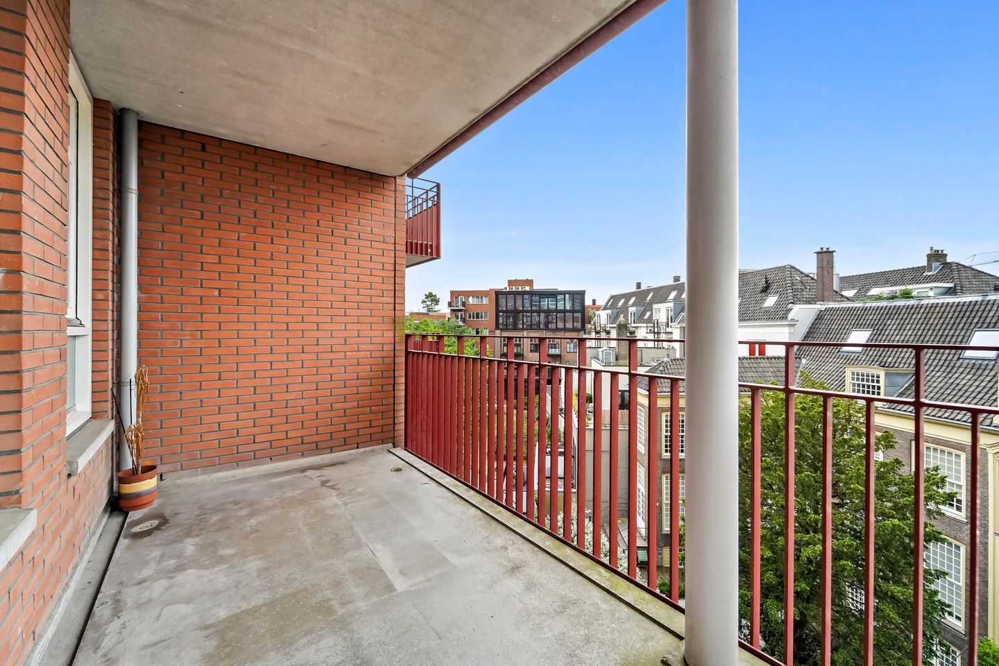 Photo 4 of Muzenstraat 102