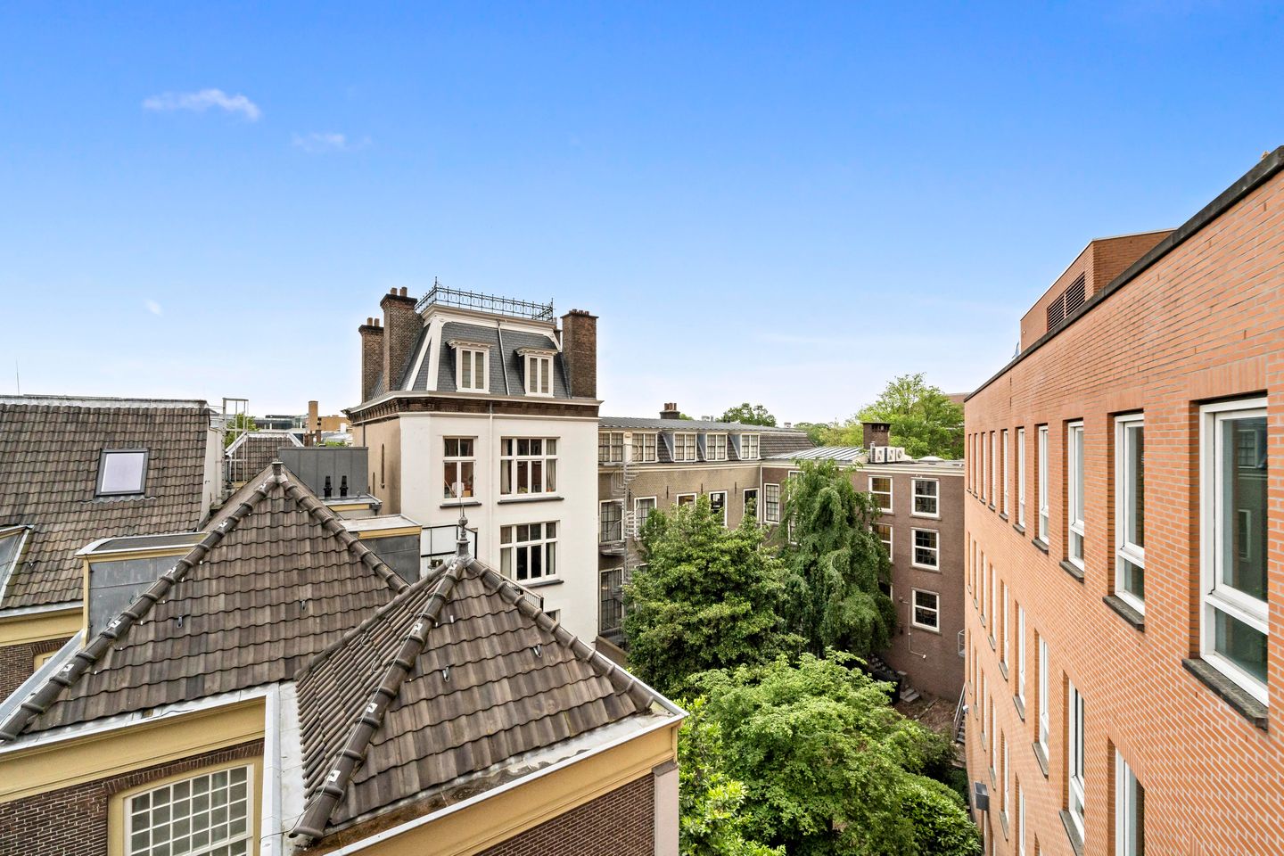 Photo 14 of Muzenstraat 102