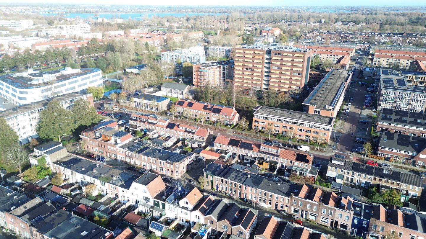 Foto 40 van Graaf van Bloisstraat 65