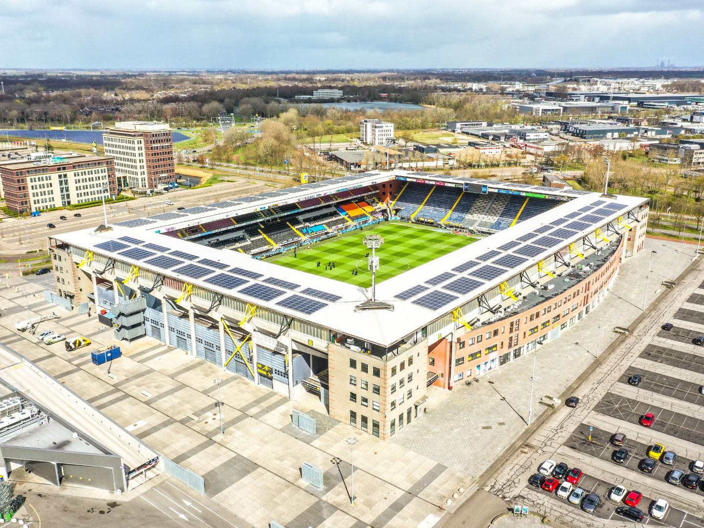 Bekijk foto 1 van Stadionstraat 11-13