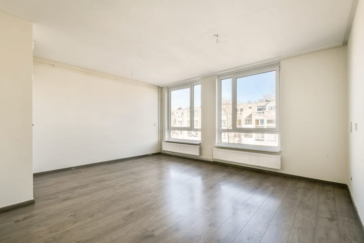 Photo 2 of Barbusselaan 128