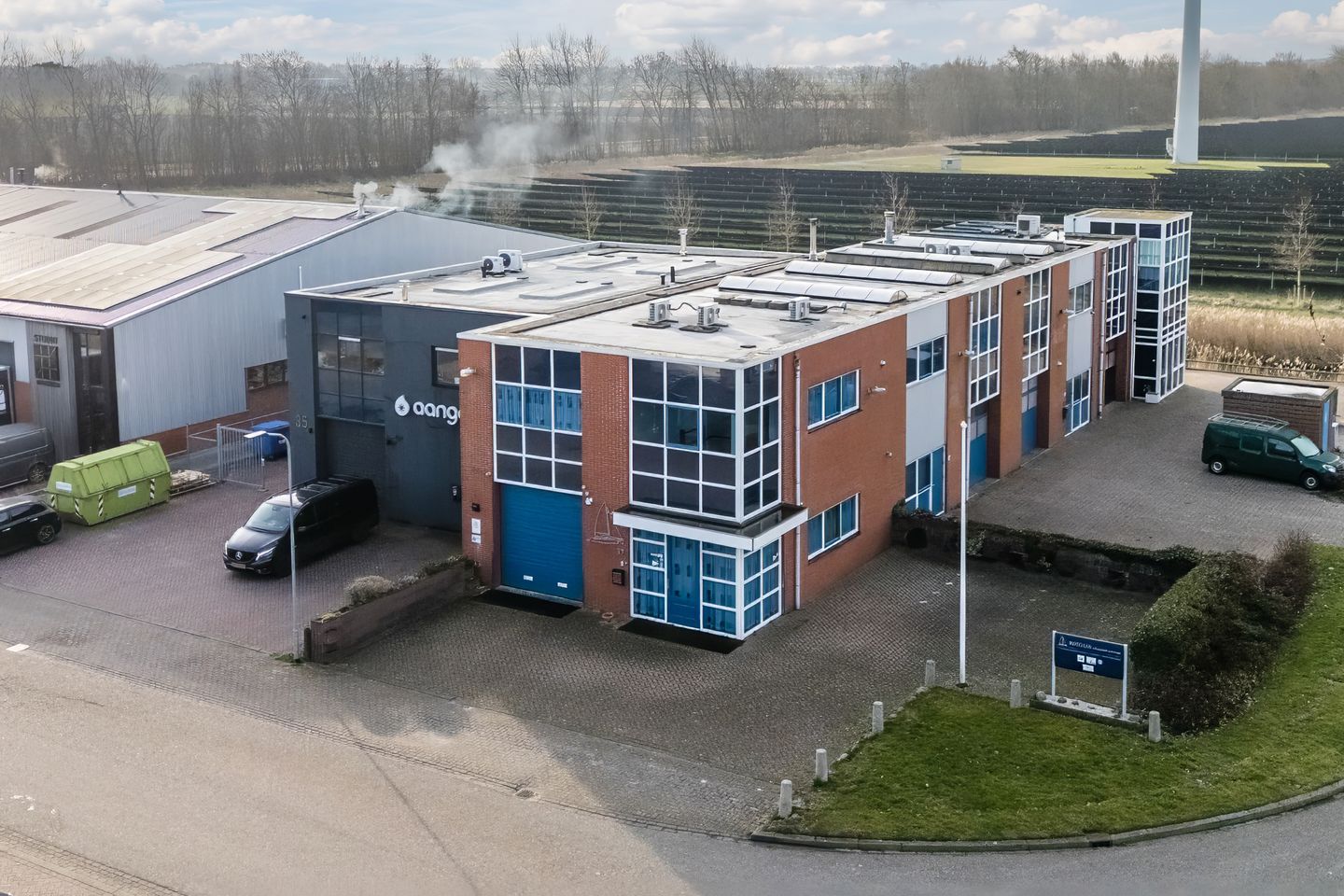 Bekijk foto 1 van De Dijken 37