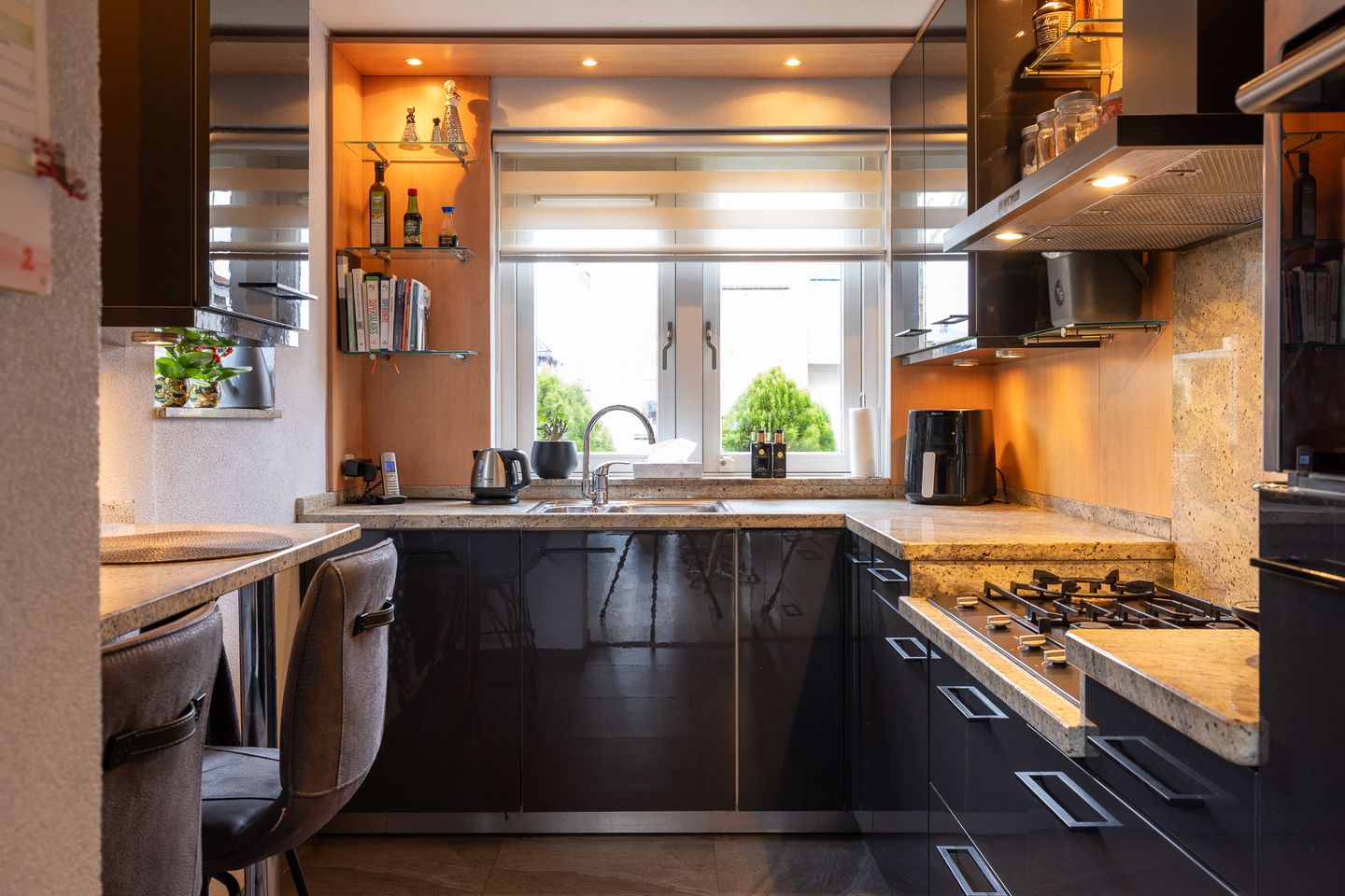 Photo 4 of Lelyweg 3