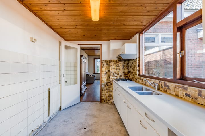 Photo 3 of Douzastraat 12