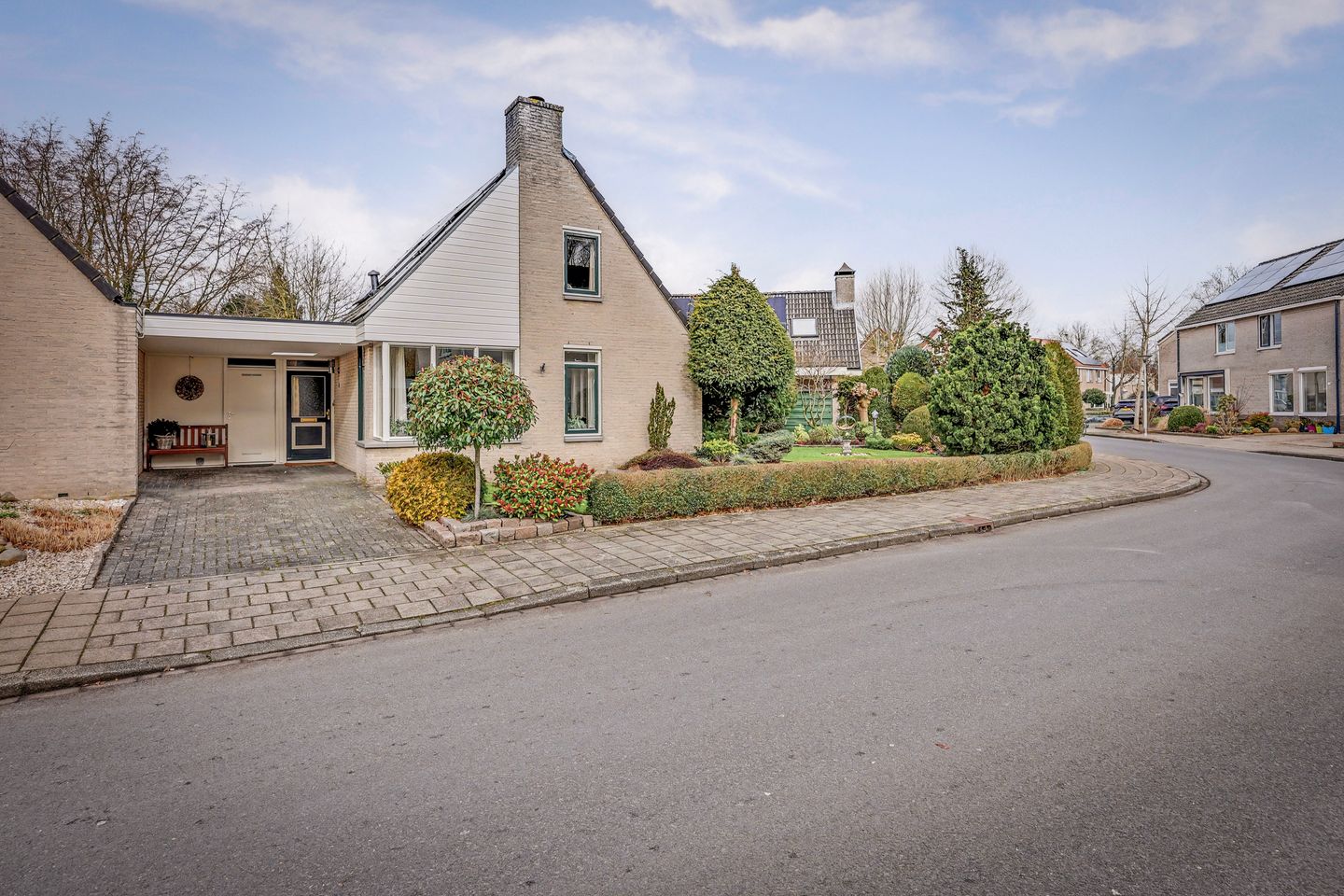 Photo 1 of Joke Smitlanden 3