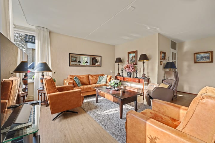 Photo 2 of Joke Smitlanden 3