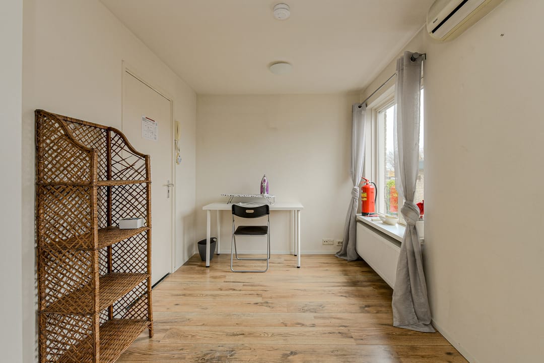 Foto 28 van Mathenessestraat 73