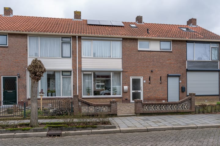 Koningin Emmastraat 18