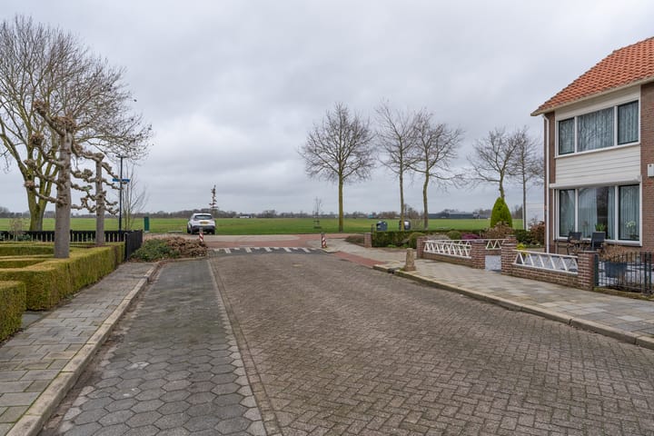 Photo 4 of Koningin Emmastraat 18