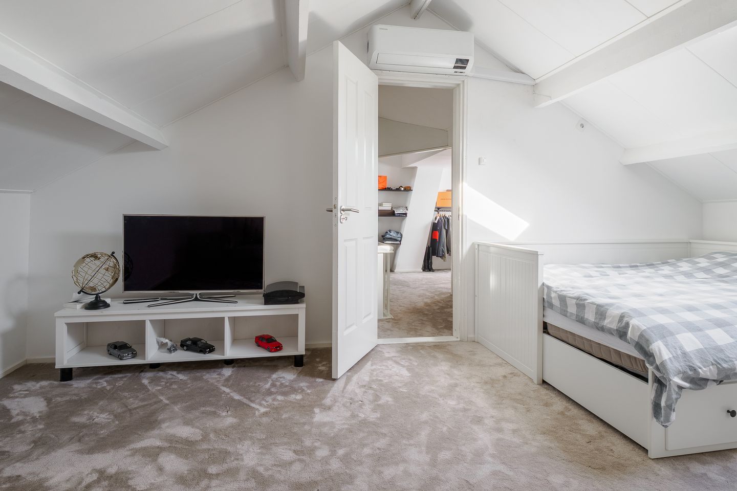 Foto 25 van Nicolaas Maesstraat 17