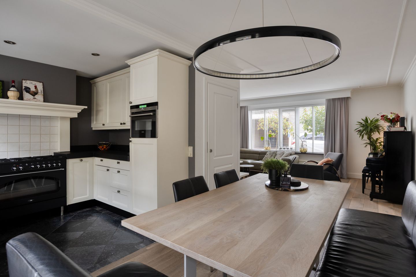 Foto 10 van Baselaarstraat 6