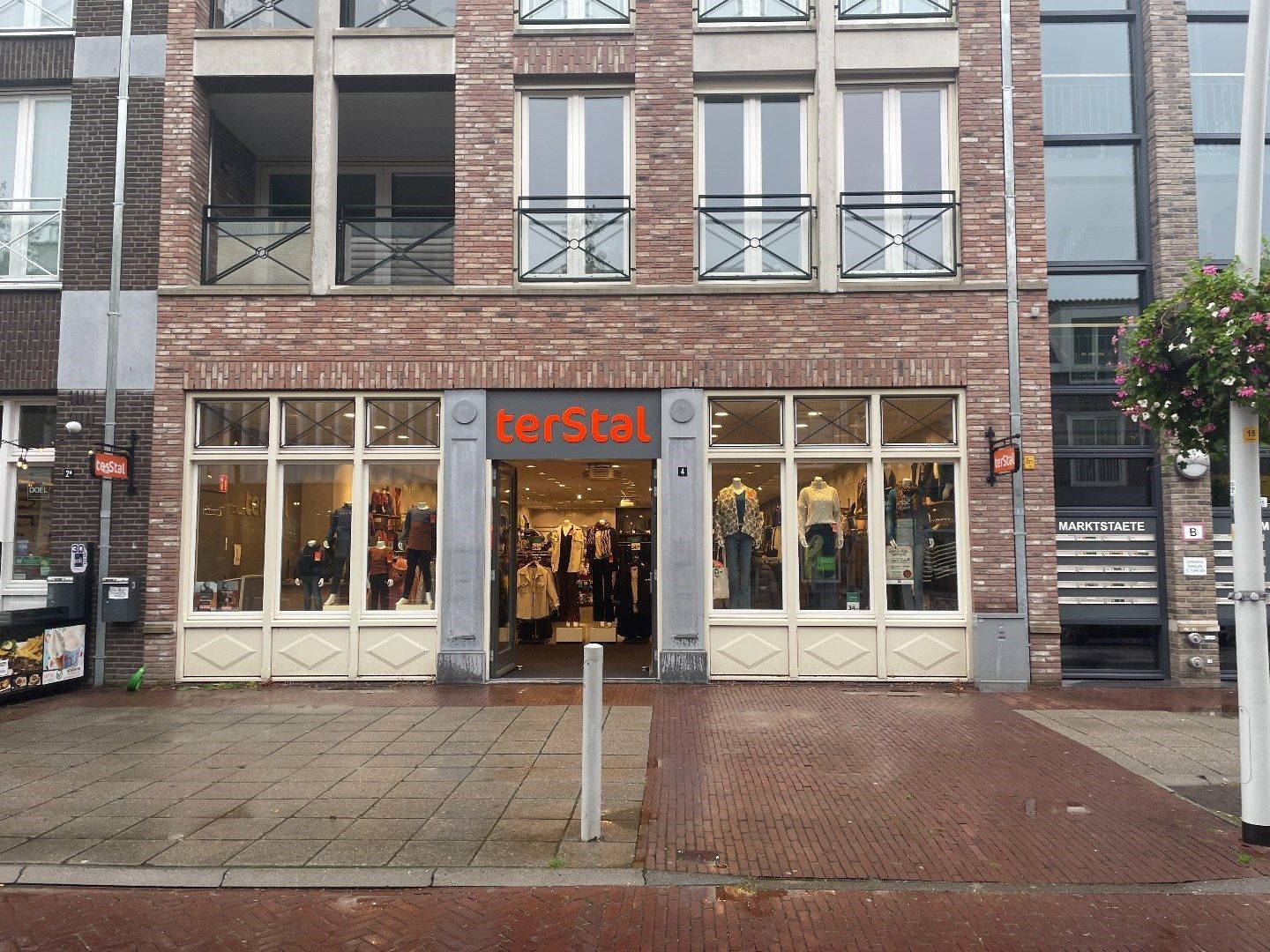 View photo 2 of Sniederslaan 4