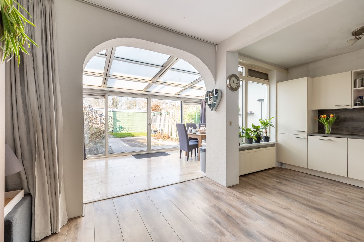 Spacious Family Home in Zaandam with Garden and Serre — 13