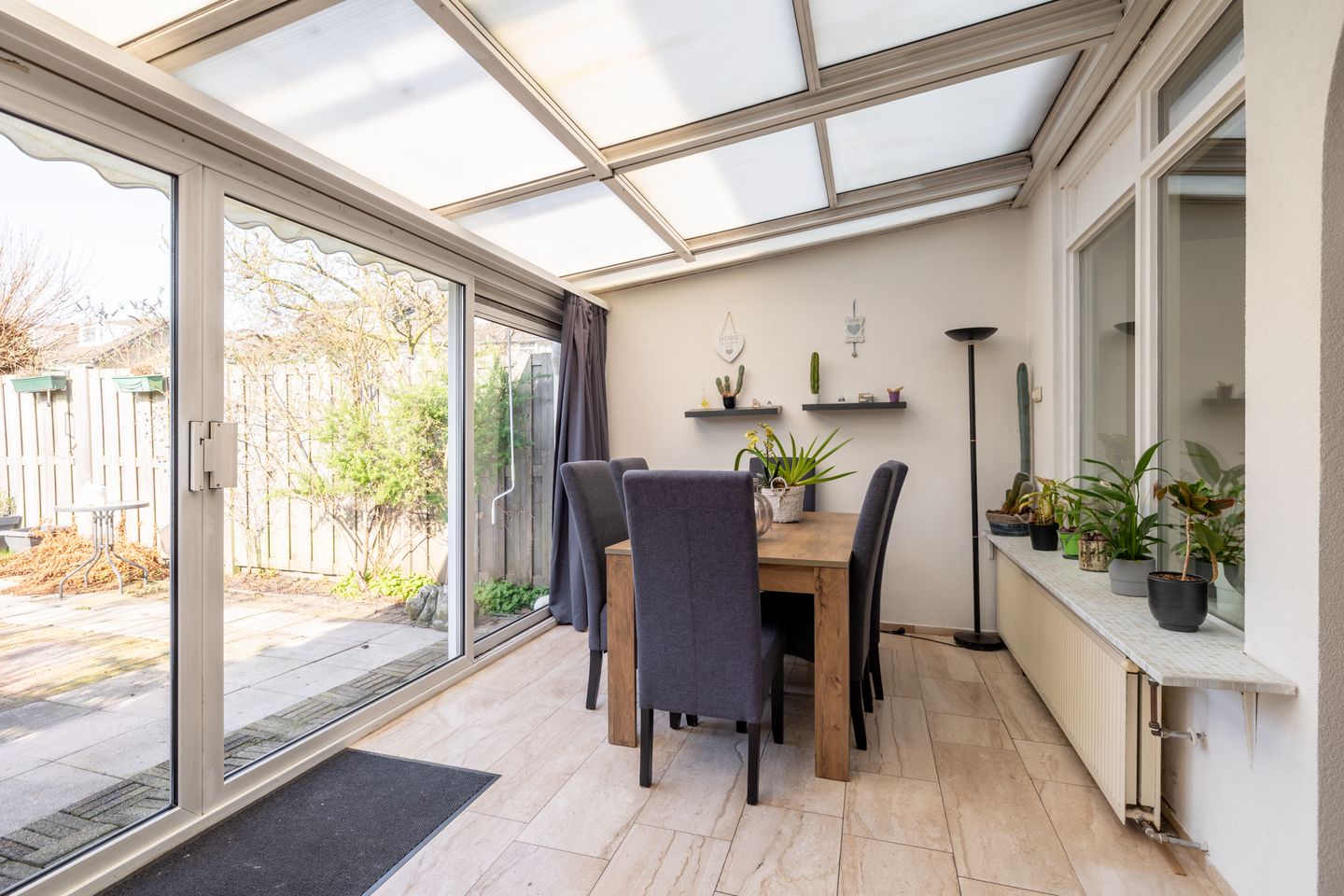 Spacious Family Home in Zaandam with Garden and Serre — 18