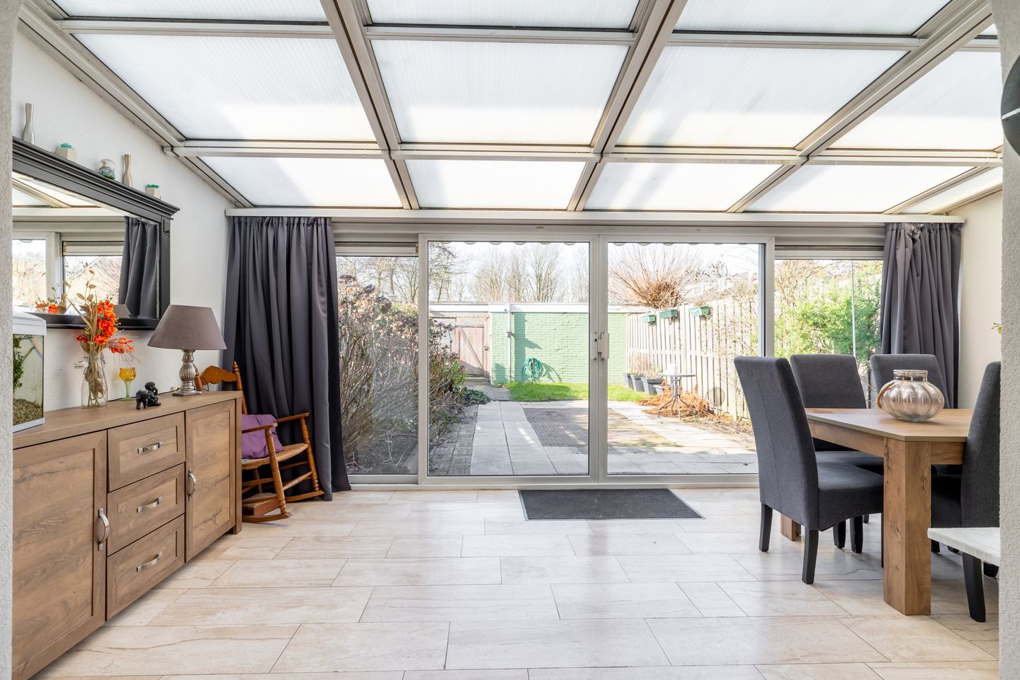 Spacious Family Home in Zaandam with Garden and Serre — 19