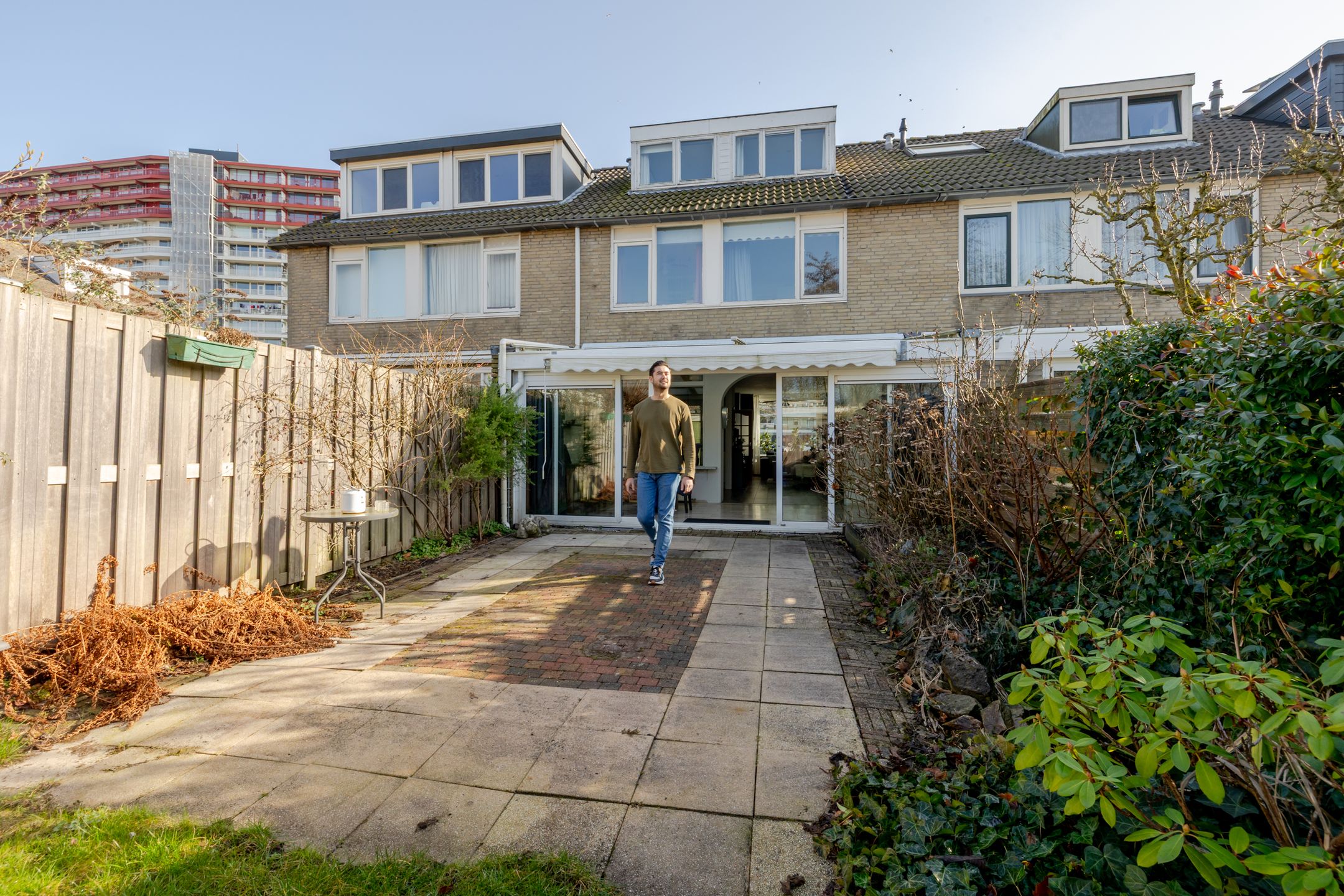 Spacious Family Home in Zaandam with Garden and Serre — 37
