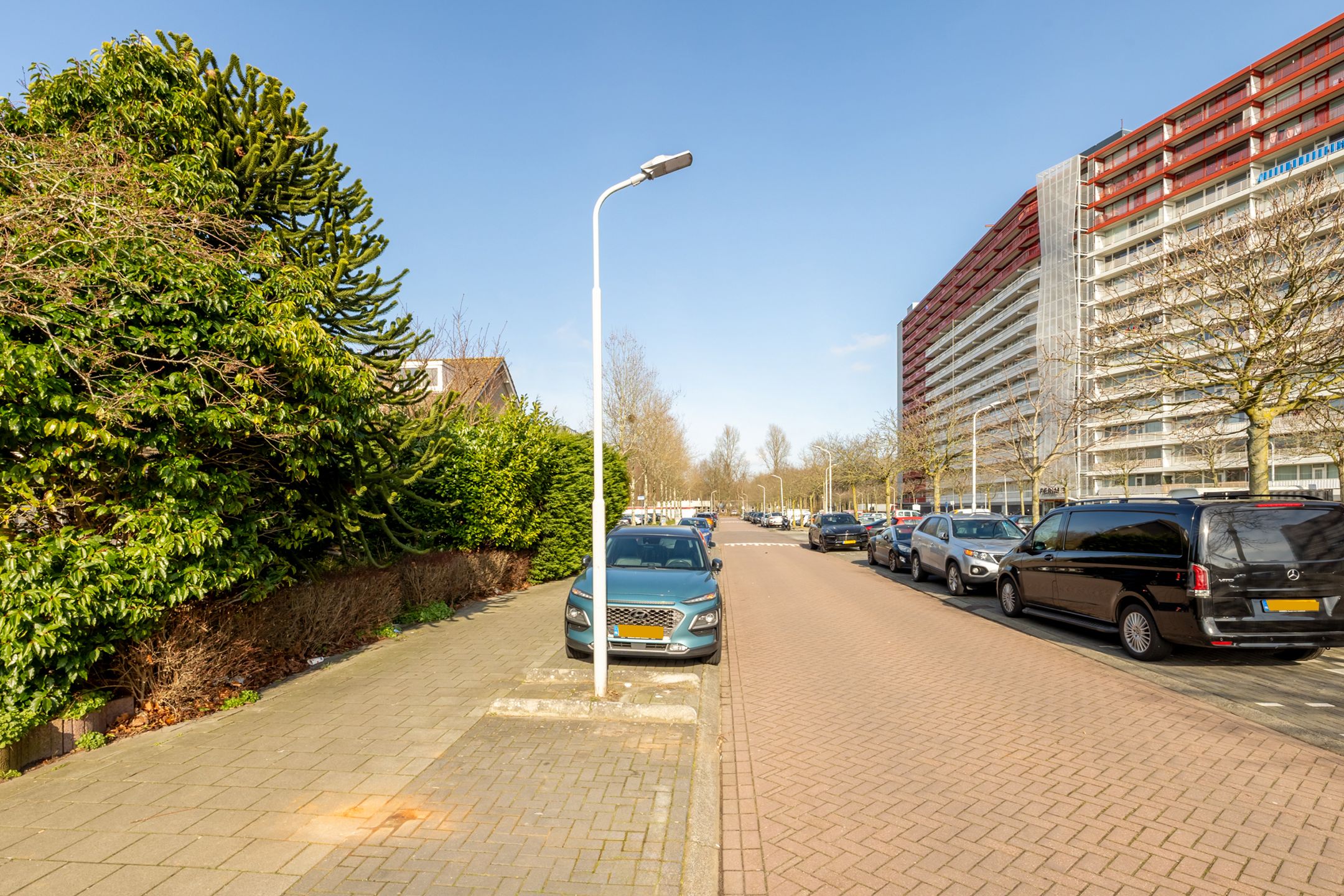 Spacious Family Home in Zaandam with Garden and Serre — 40
