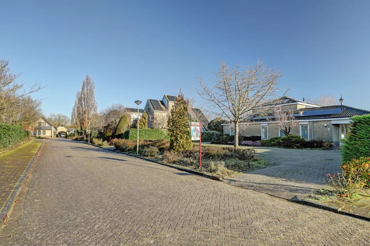 Photo 5 of Montanusstraat 2