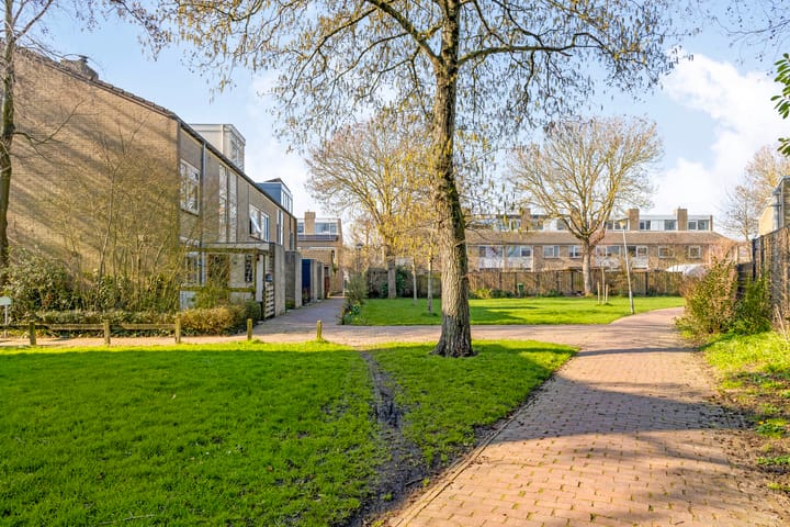 Photo 2 of Jan van Hoofkwartier 38