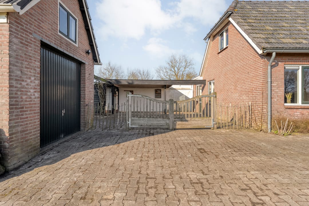 Rural Semi-Detached Home with Extensive Garden Near Zwolle — 40