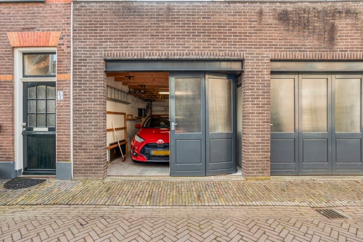 Photo 4 of Burgwal 20-I