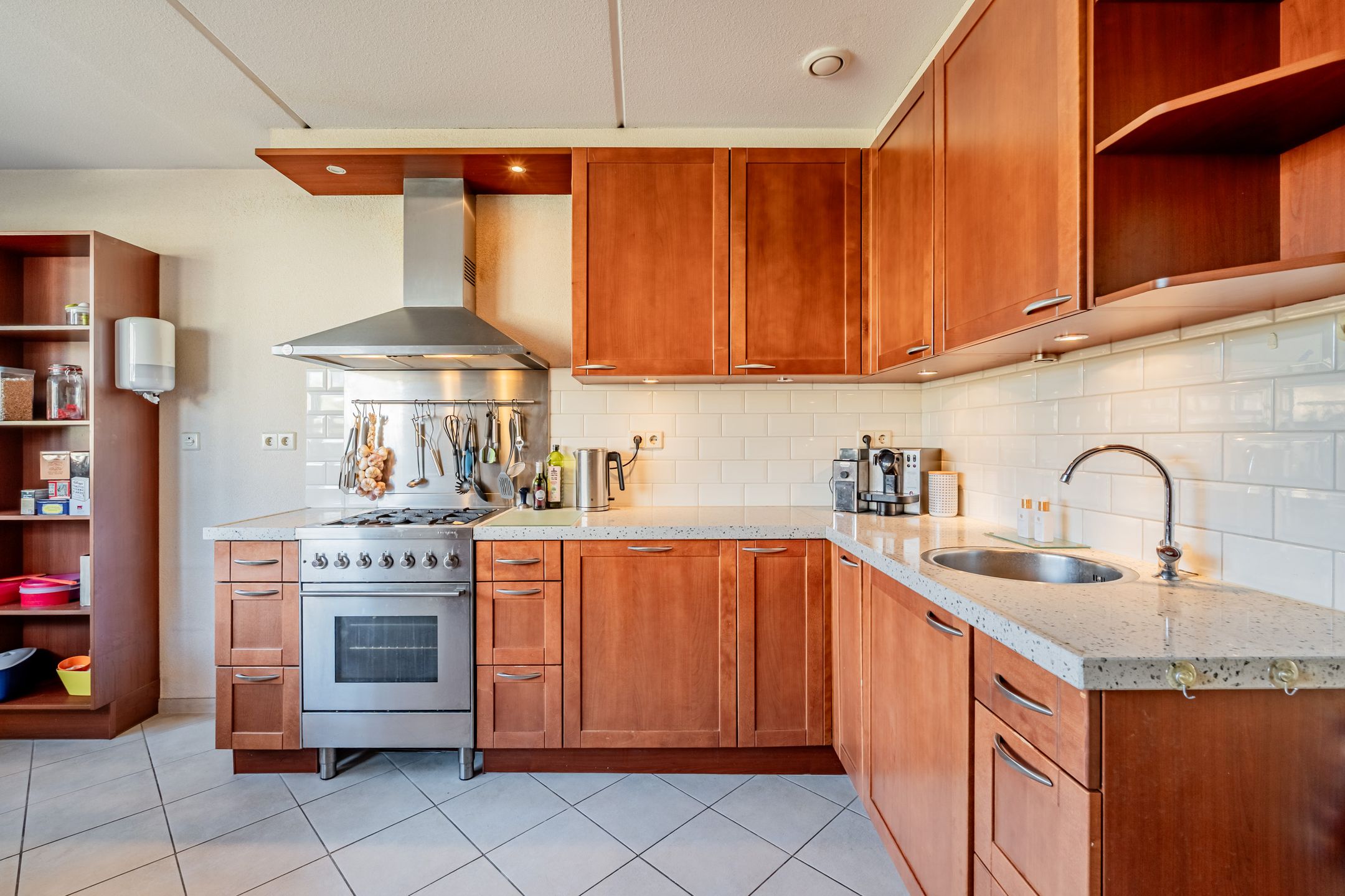 Spacious family home with 4 bedrooms and sunny backyard in Noordwijk — 15