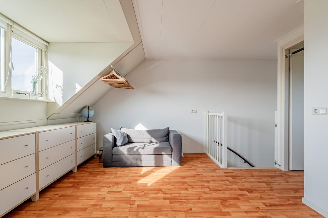 Spacious family home with 4 bedrooms and sunny backyard in Noordwijk — 25