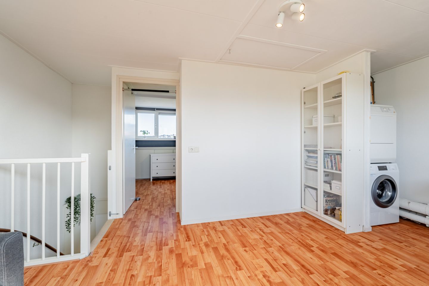 Spacious family home with 4 bedrooms and sunny backyard in Noordwijk — 26