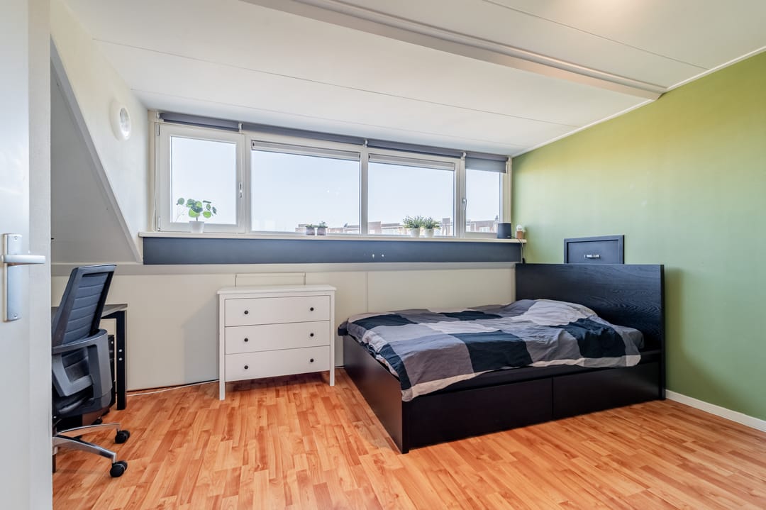 Spacious family home with 4 bedrooms and sunny backyard in Noordwijk — 29