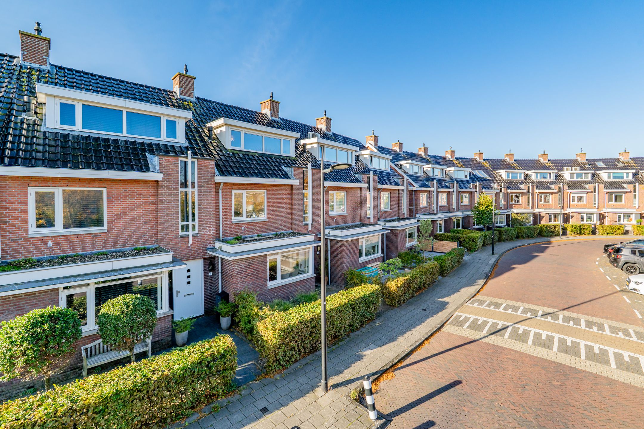 Spacious family home with 4 bedrooms and sunny backyard in Noordwijk — 33