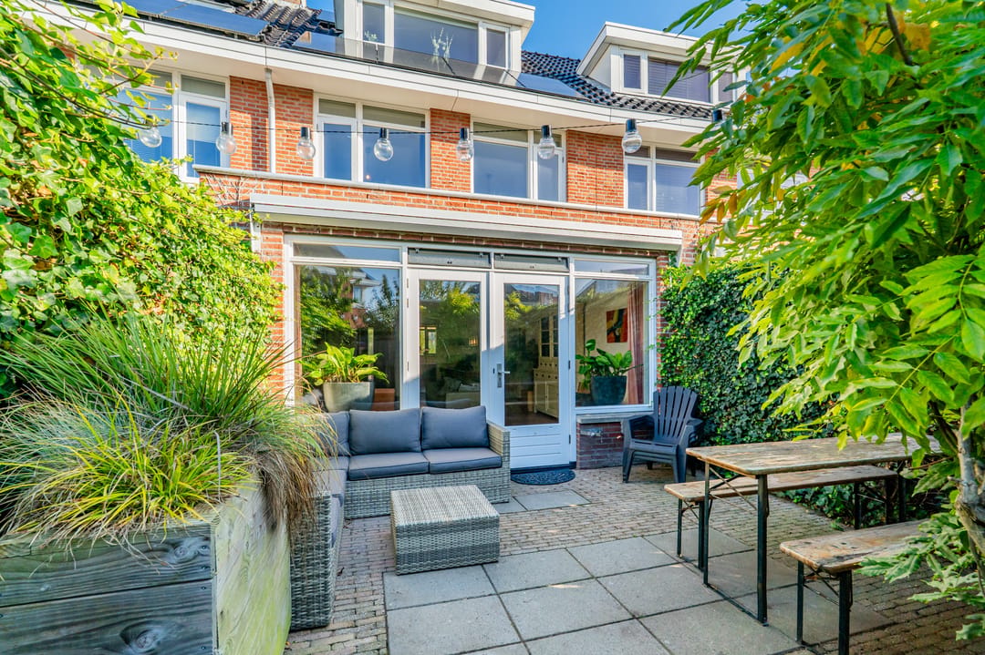 Spacious family home with 4 bedrooms and sunny backyard in Noordwijk — 35
