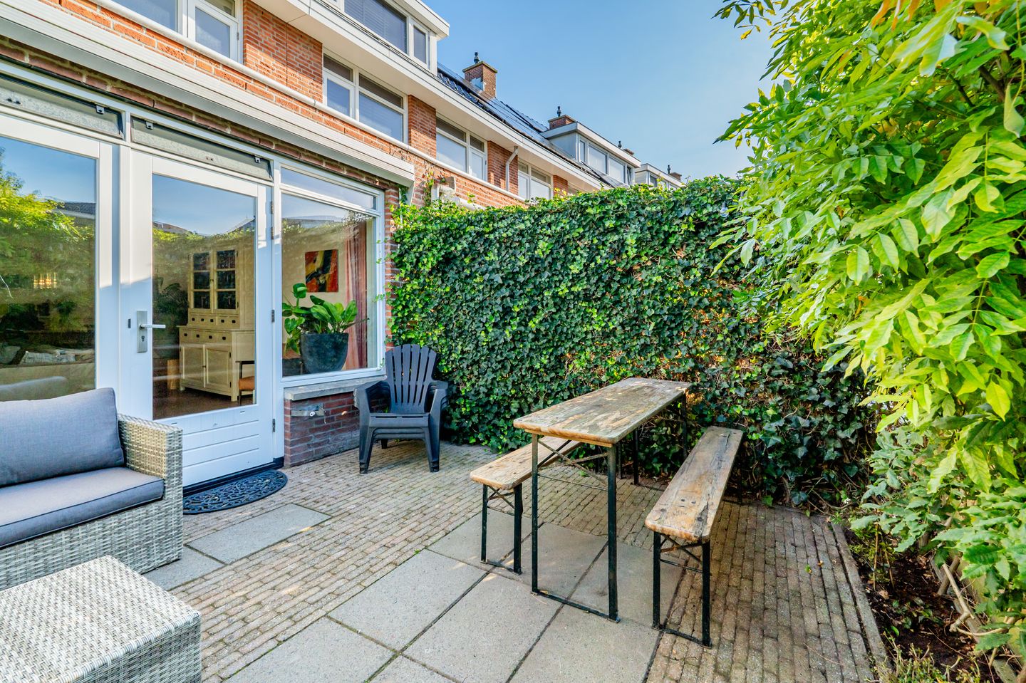 Spacious family home with 4 bedrooms and sunny backyard in Noordwijk — 37