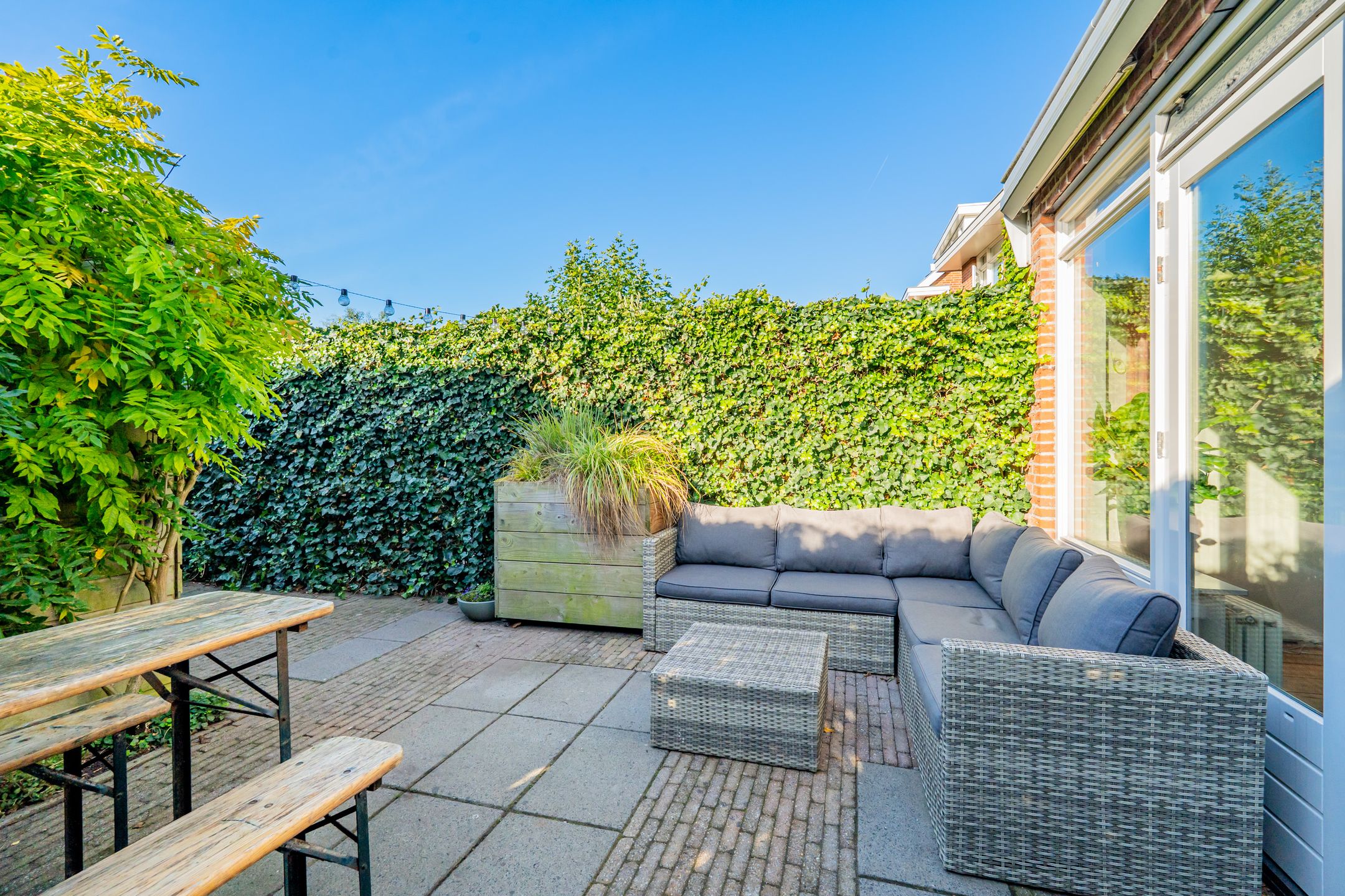Spacious family home with 4 bedrooms and sunny backyard in Noordwijk — 39