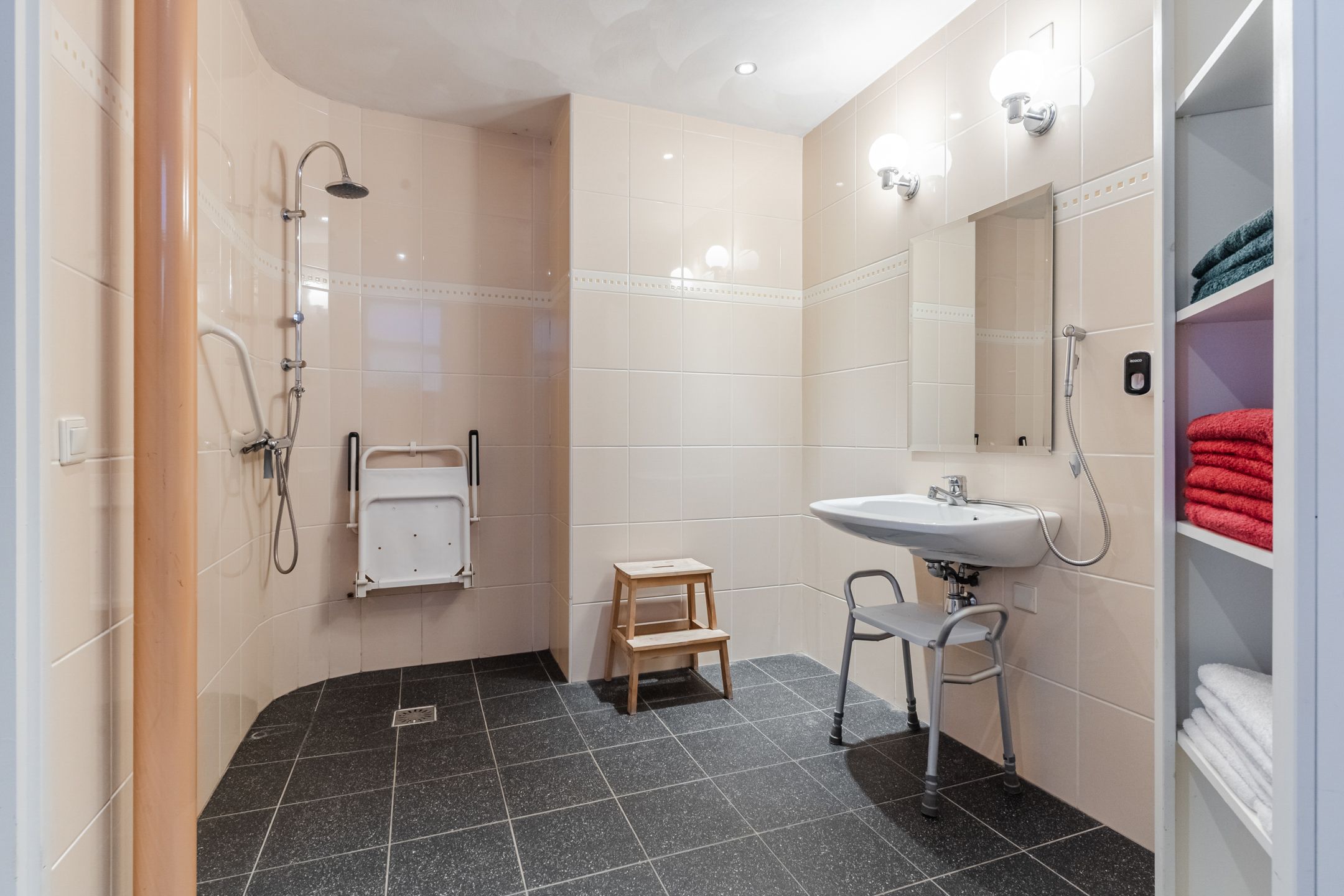 Photo 18 of Blaarthemseweg 68