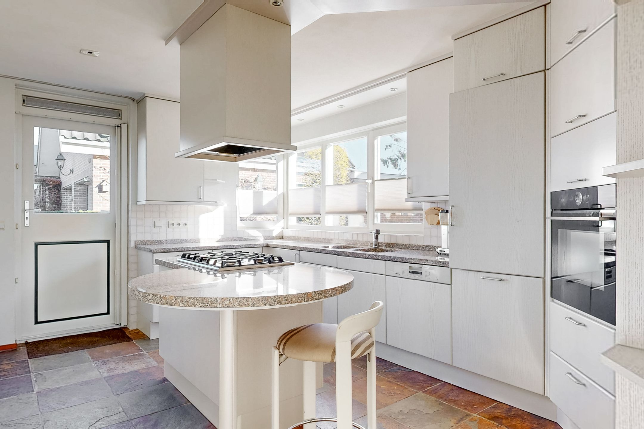 Foto 15 van Schoutstraat 36