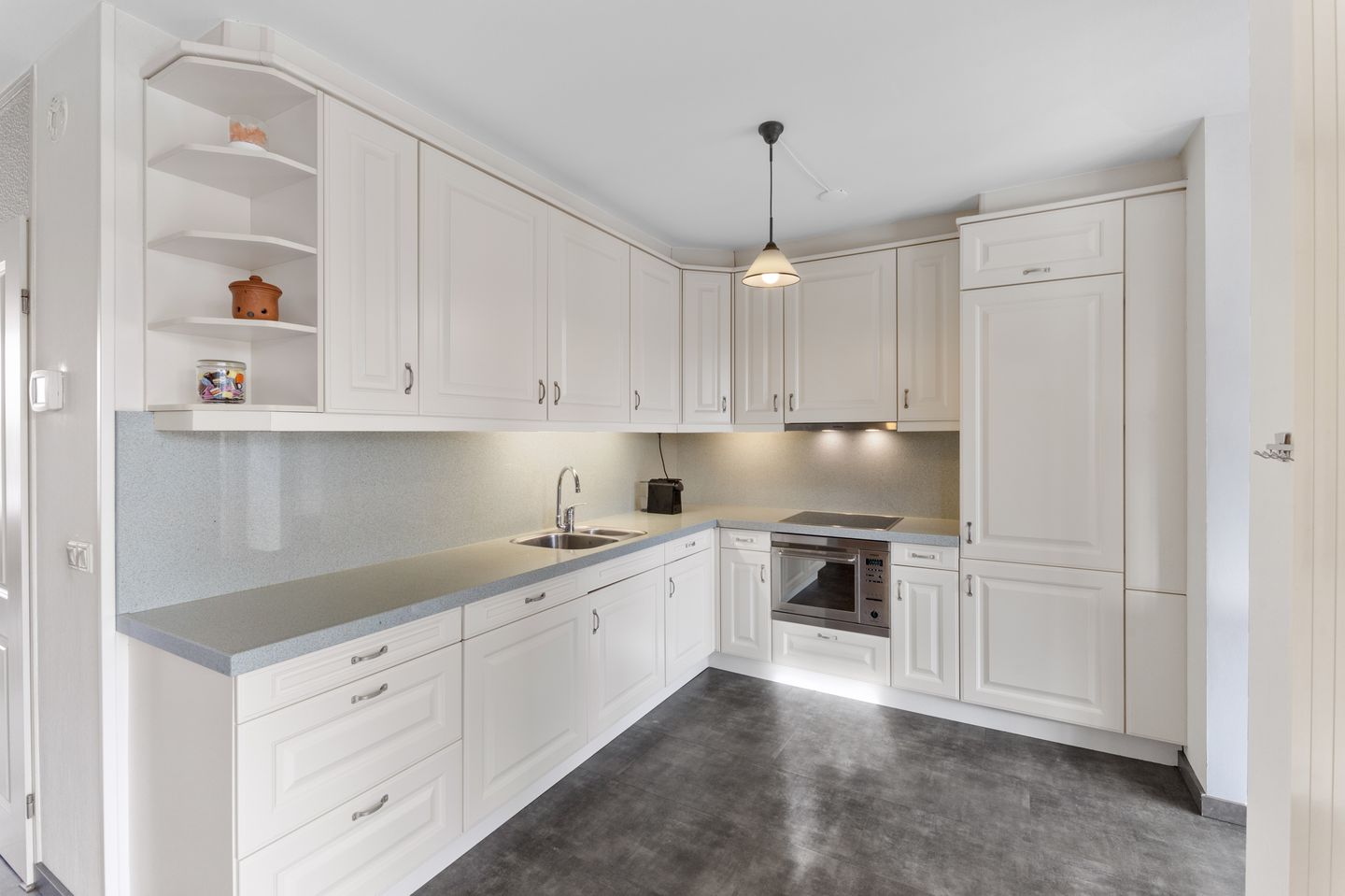 Photo 10 of Bornhemweg 112