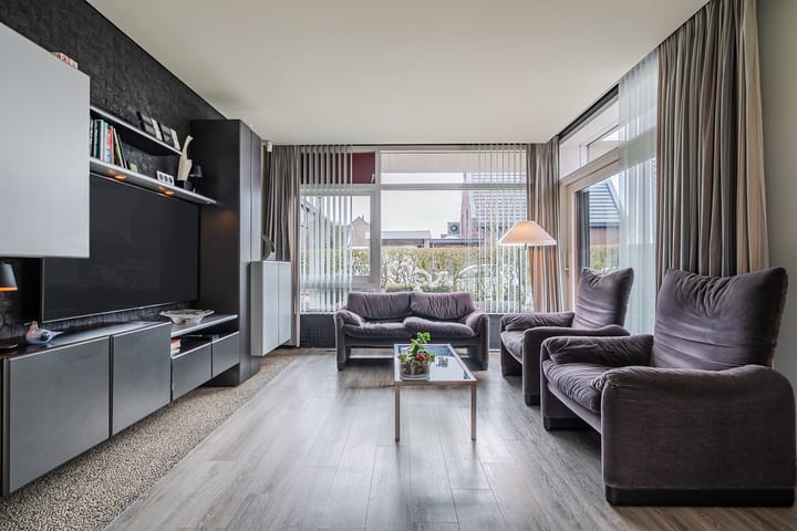 Photo 2 of Meeuwenlaan 51