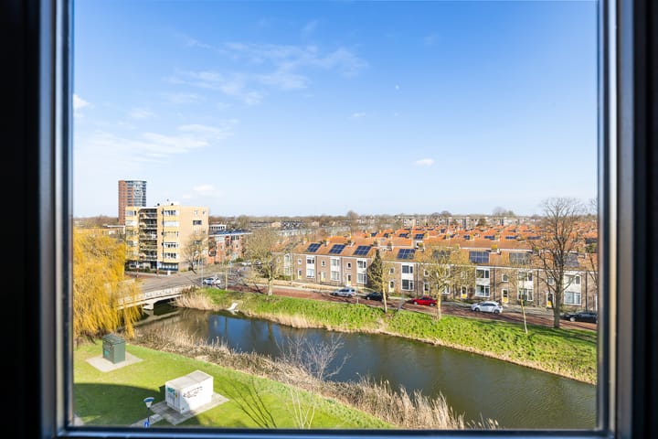 Foto 3 van Antoni Gaudipark 124