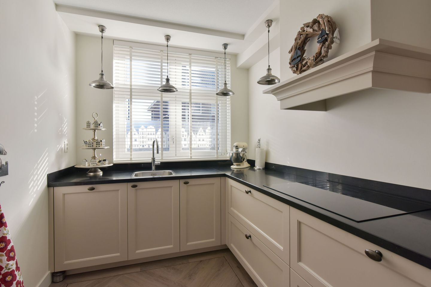 Foto 10 van Regenboog 45