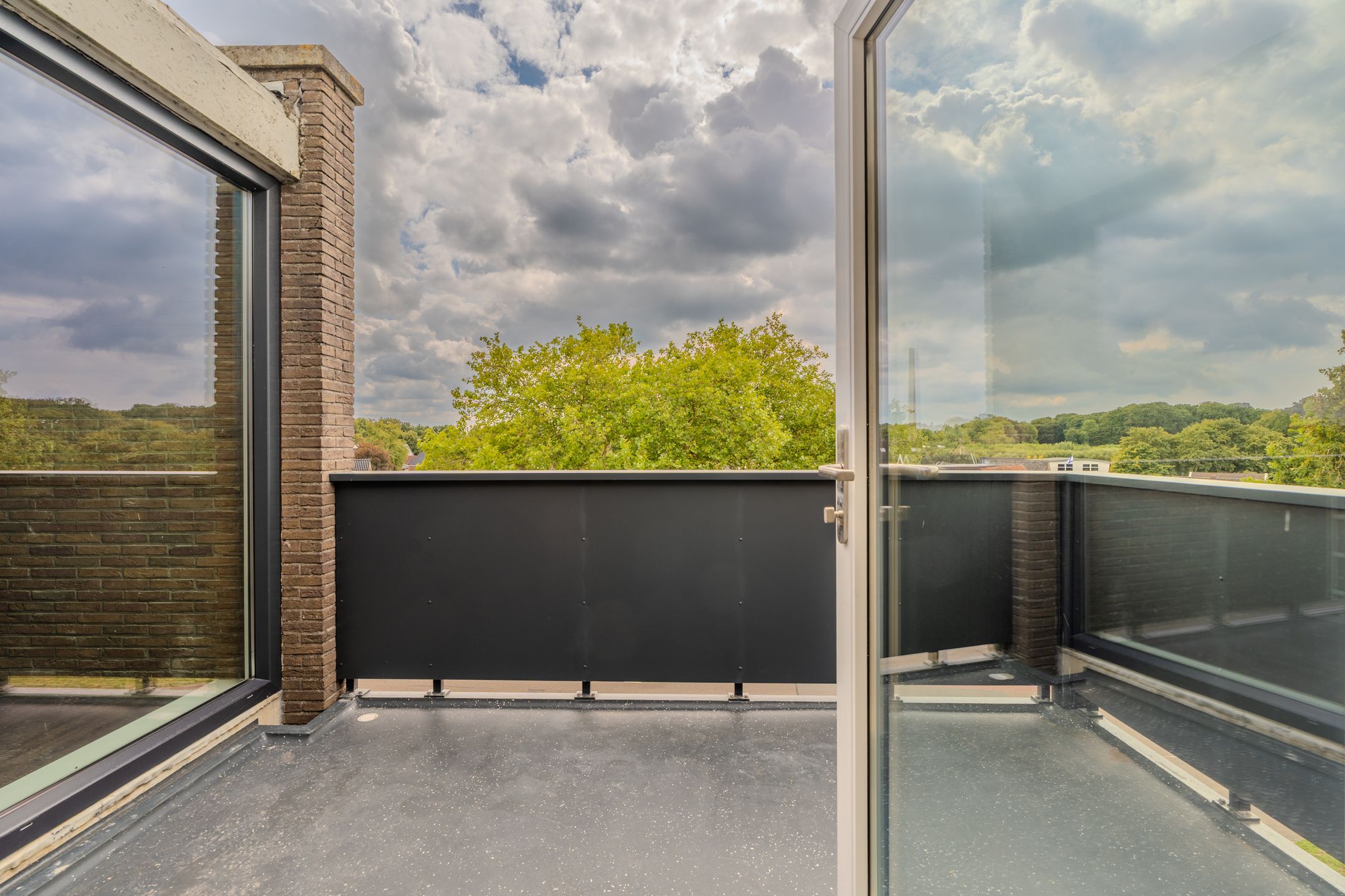 Foto 15 van Burgemeester Mr. H.J. Engelkens-laan 1-C3