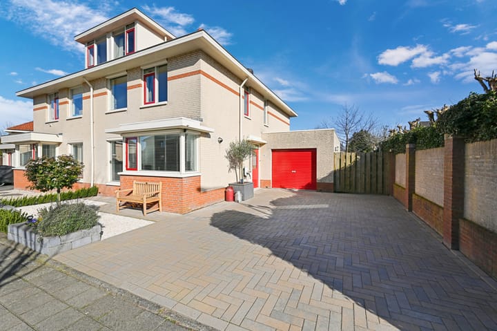 Foto 2 van Burg Van Heugtenlaan 167