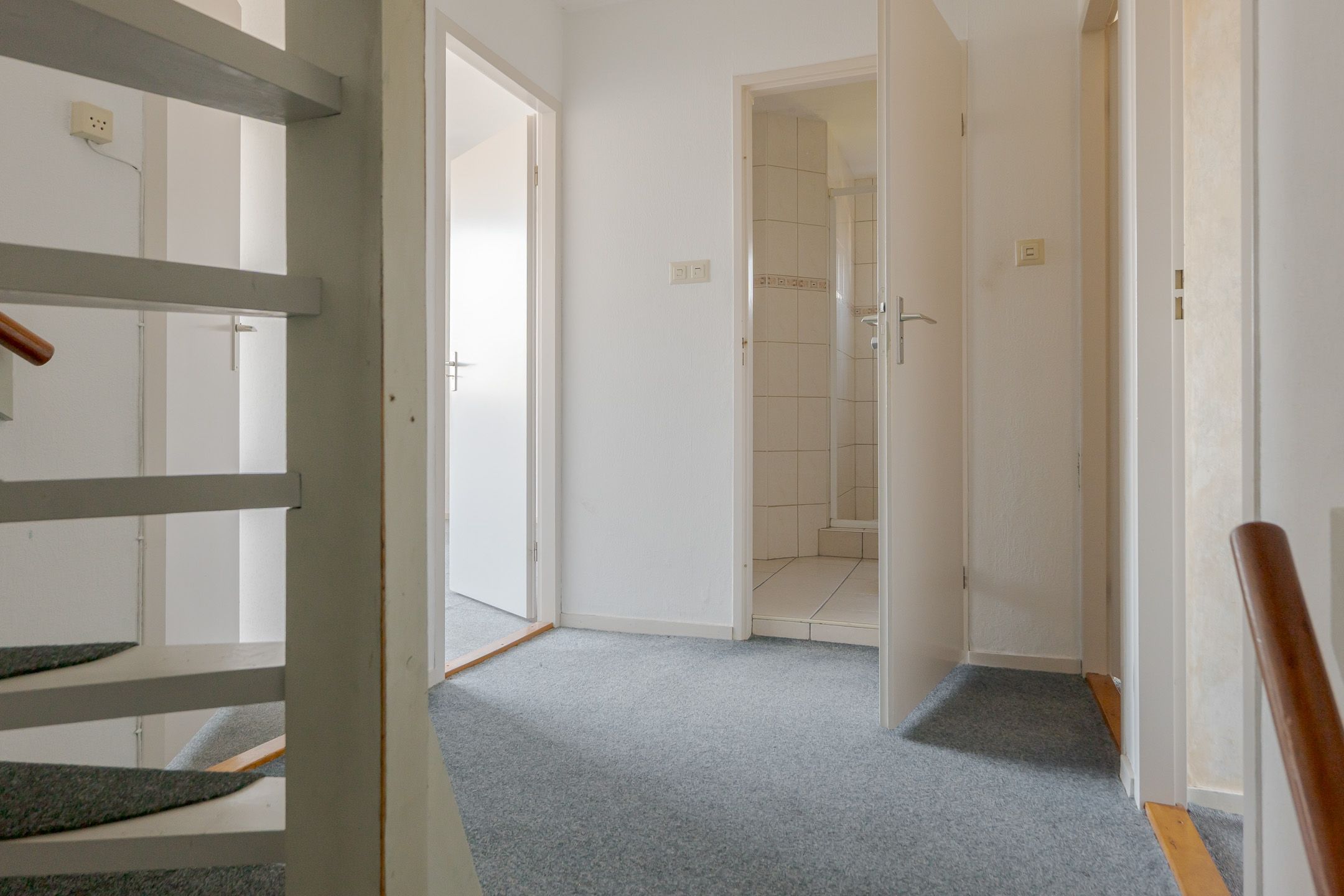 Photo 27 of Lieving 17-A