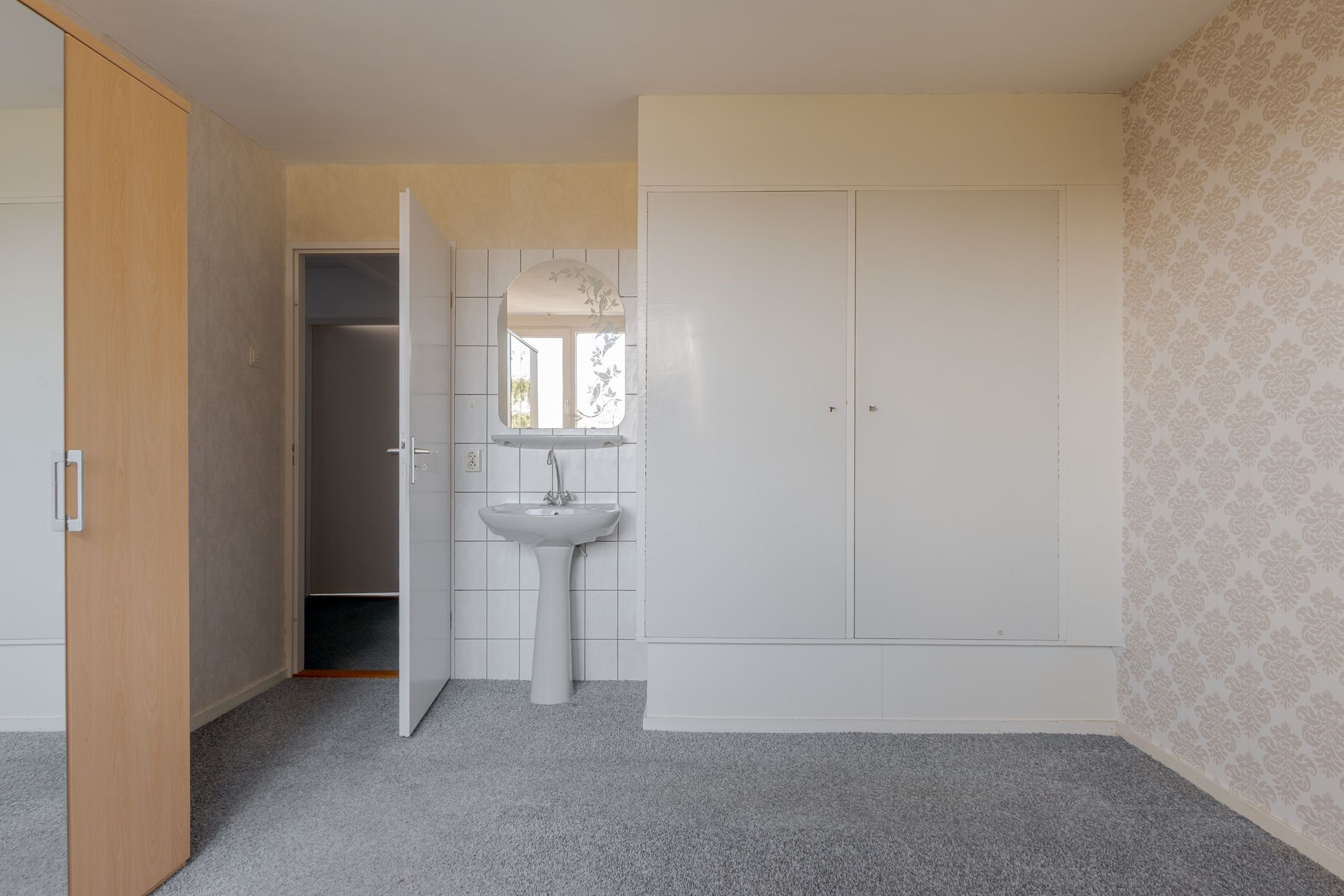 Photo 36 of Lieving 17-A