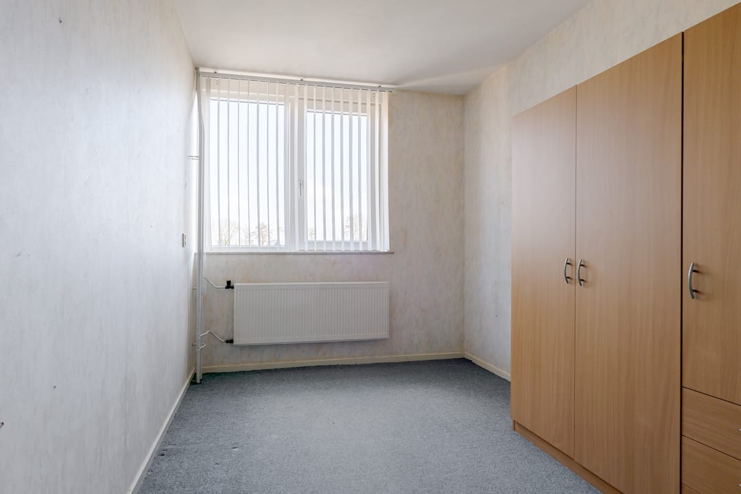 Photo 37 of Lieving 17-A