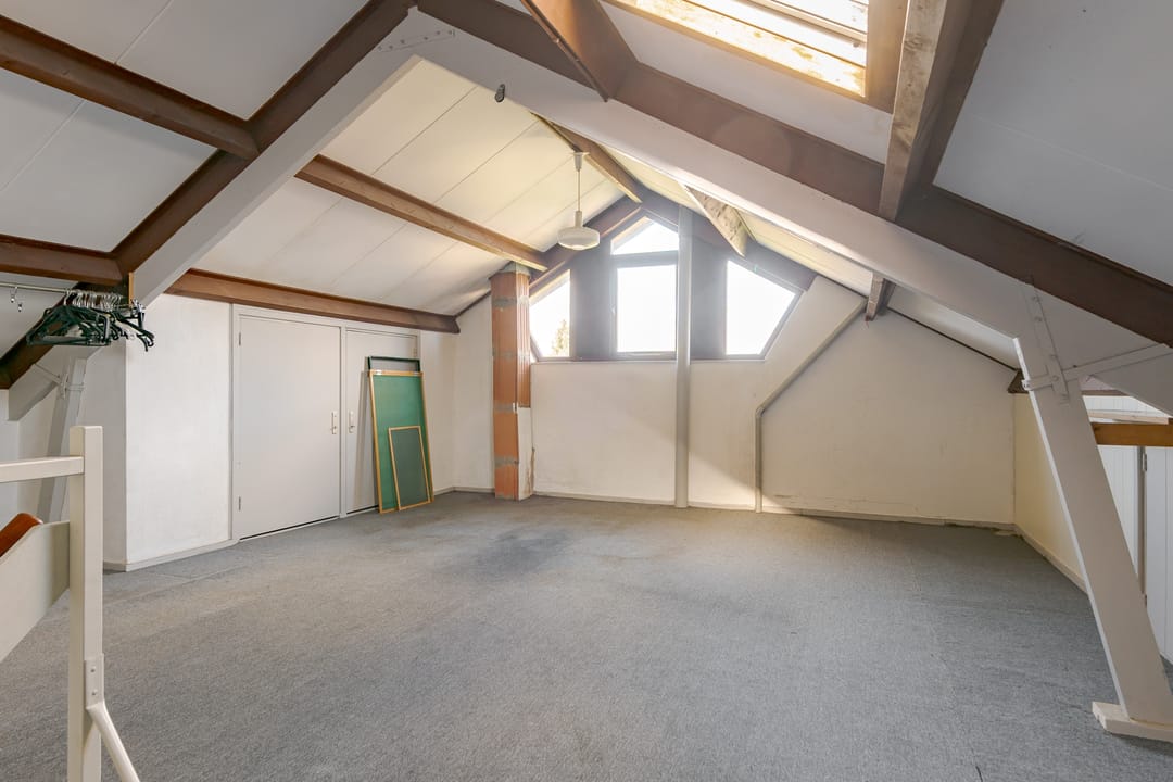 Photo 43 of Lieving 17-A