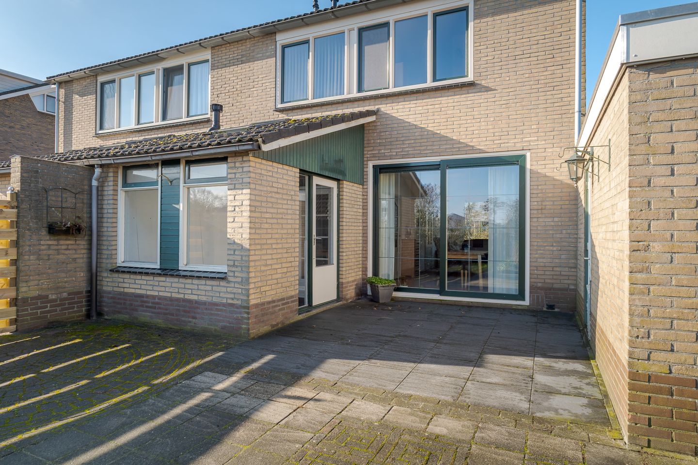 Photo 44 of Lieving 17-A